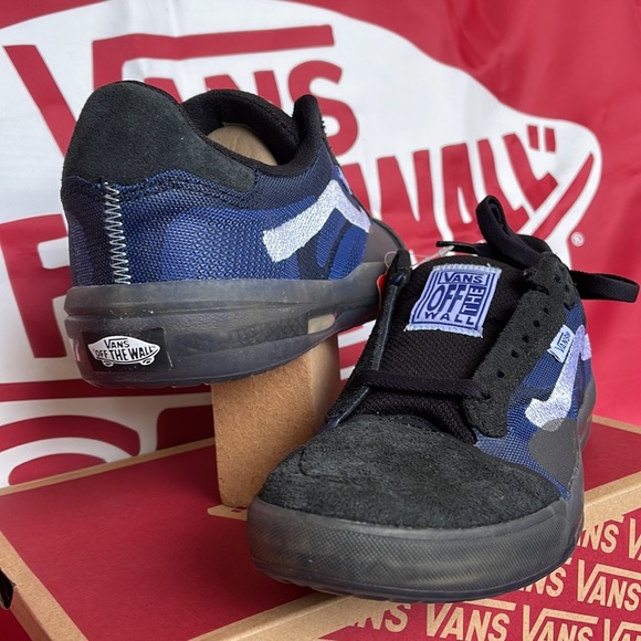 Vans Evdnt Ultimatewaf
(Deuce) Black/True Blue
VNOA5DY78B2
Men’s Skate Sneakers - Picture 10 of 16